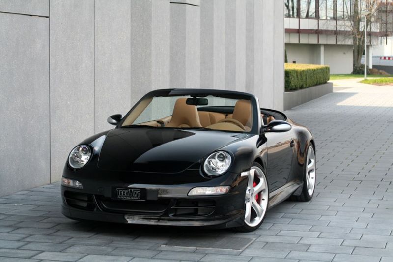 Kit aerodinamico Techart sulla Porsche 911 tipo 997 in nero