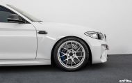 Alpine weiß BMW F87 M2 Apex EC7 Tuning 3 190x119 Alpine weiß lackierter BMW F87 M2 auf Apex EC 7 Felgen