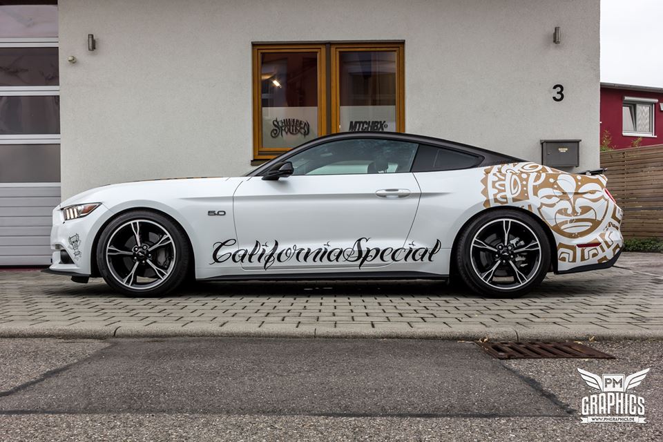 Ford Mustang in Diamond White de SchwabenFolia-CarWrapping