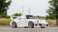 na sprzedaż: Porsche 911 (993) GT2 Evo widebody w kolorze białym