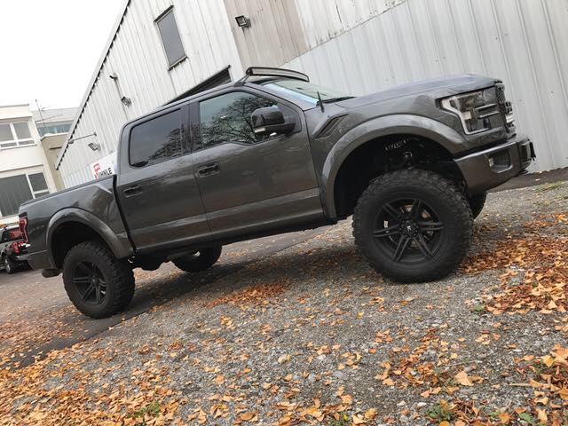 Mega bold - WideBody Ford F150 on 37 inch off-road tires