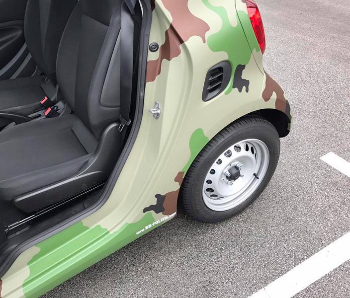 Smaller with a great look - Camouflage foil on the Smart ForTwo