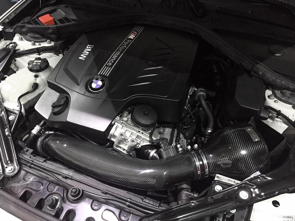 Schroefsetophanging van 472 pk en kW in de Versus BMW M2 F87