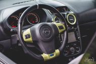 Fotostory: Extrem tiefer Opel Corsa D auf Schmidt Felgen