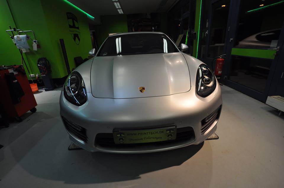Porsche Panamera Turbo with foil in matt metallic aluminum