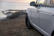 Range Rover Sport on 22 inch Zito ZS15 rims in black