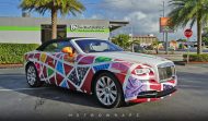 Unique - Voiture d'art Rolls-Royce Dawn de Britto & Metro Wrapz
