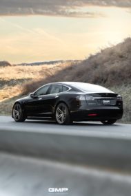 Tesla Model S von EVS Motors auf Vossen HC-1 Felgen