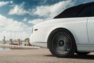 26-incher op de MC Customs Rolls Royce Phantom Drophead