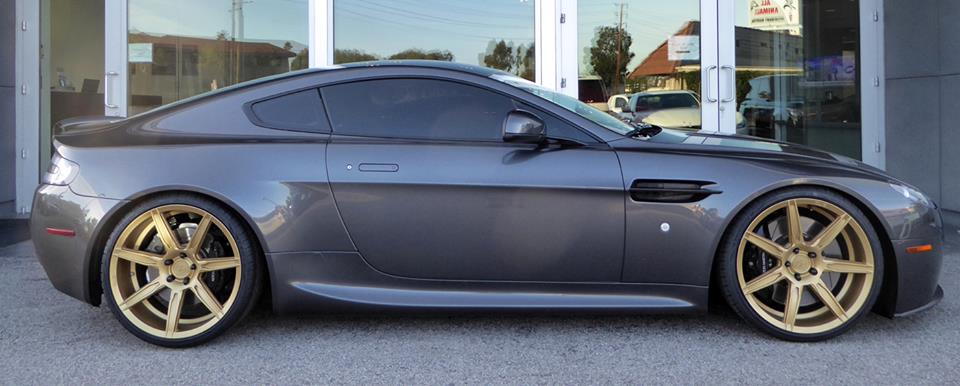 Wicked Aston Martin Vantage Coupe on 20 inch Zito ZS07 Alu's
