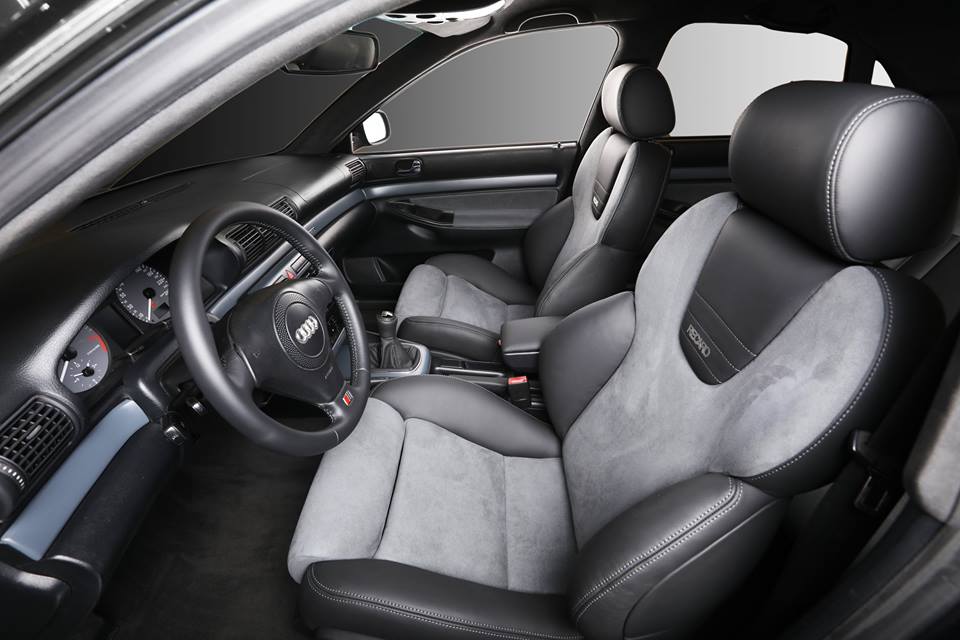 Histoire de photos: Moteurs carbone Audi A4 S4 B5 avec intérieur de style RS4