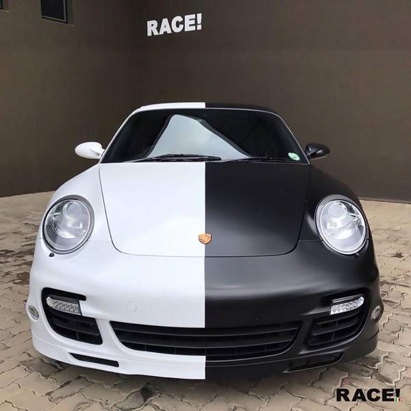 Black & White - Crazy Porsche 911 (997) Turbo