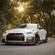 Vorsteiner V-FF 103 rims in 20 inches on the Nissan GT-R with body kit