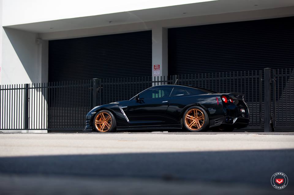 Vossen Wheels CG-205 with copper look on the Nissan GT-R