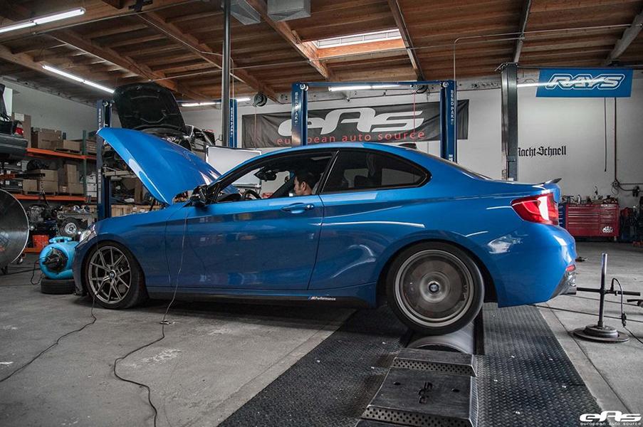 Subtil - BMW M240i Estoril bleue avec jantes Dinan & VMR