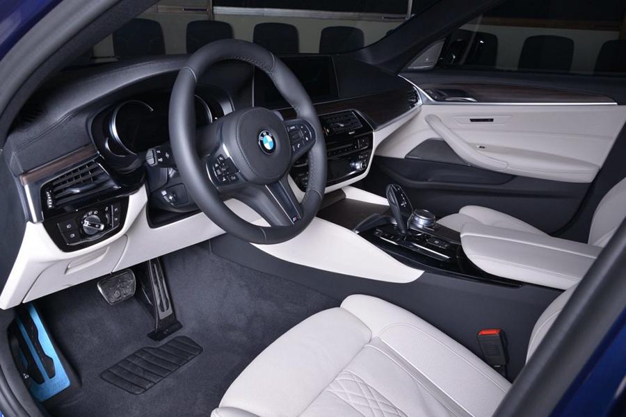 Interieur BMW 5er G30 M Performance Mediterranblau Tuning 2017 1