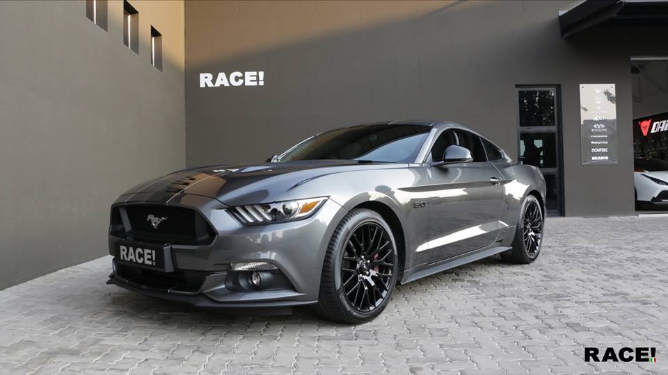 RACE South Africa Ford Mustang GT Folierung Tuning 7