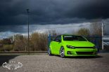 970RA Lawn Green am VW EOS R32 mit Scirocco Front