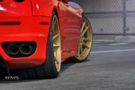Matowe złote felgi szosowe 20 SV1 na Ferrari F430