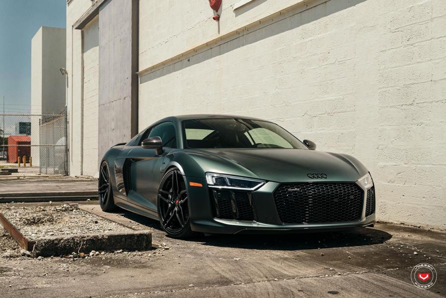 21 inch Vossen HC-2 forged wheels on the Audi R8 V10 Plus