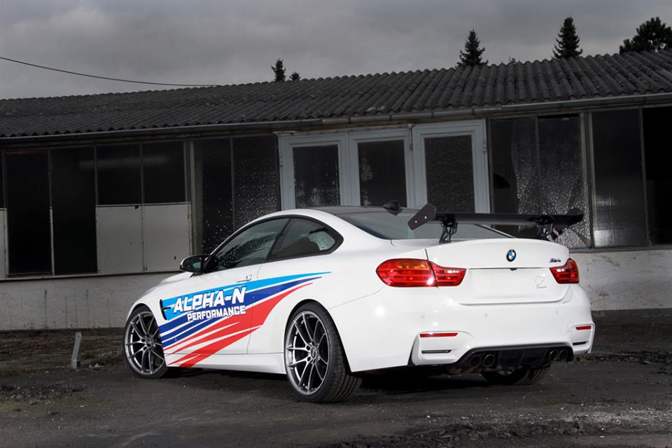 Alpha-N Performance - Outil de travail BMW M4 RS avec 560PS