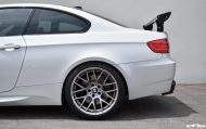 BMW E92 M3 en blanc minéral de Tuner European Auto Source