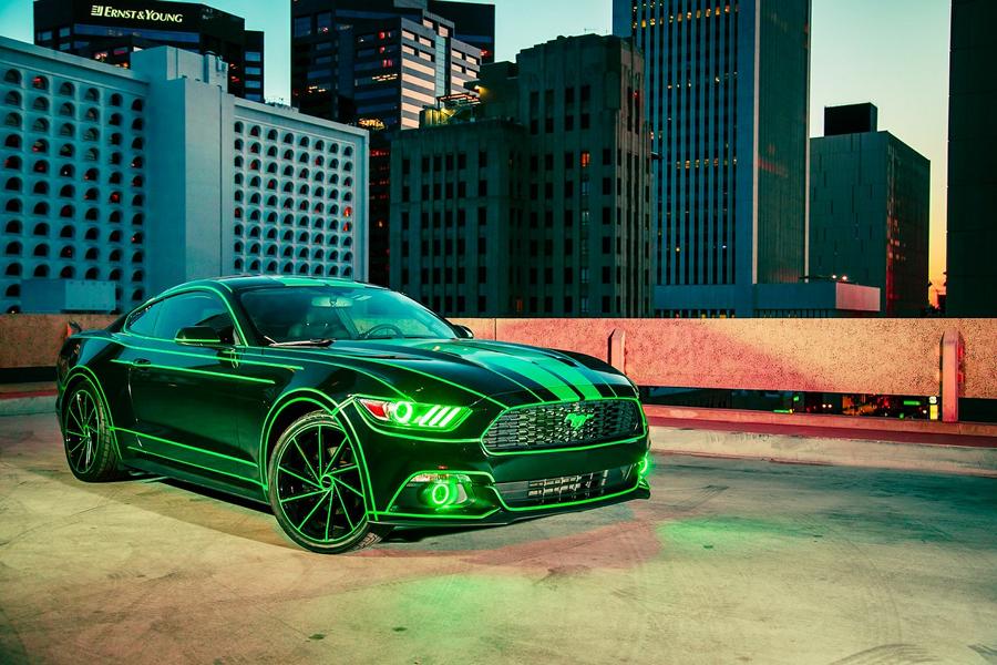 Ford Mustang E Tron Folierung Grün Tuning 2017 10 Zierstreifen am Auto: im Handumdrehen zum neuen Look