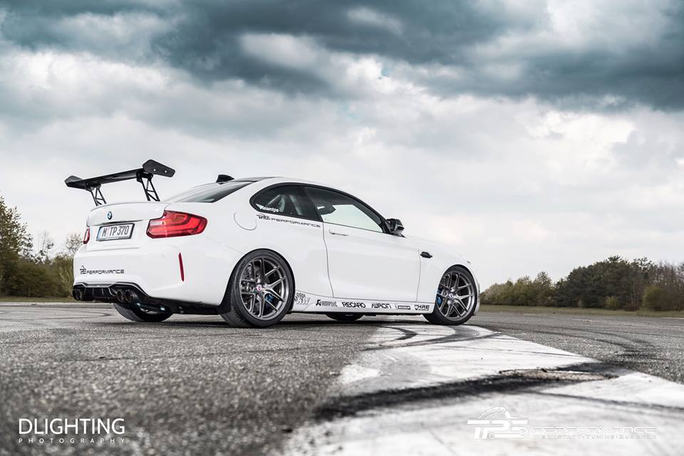 Sportivo: BMW M2 TPS Performance su cerchi HRE R101