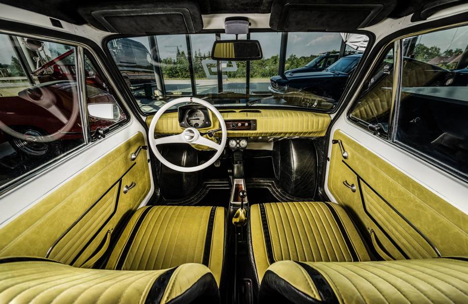 One of One - Fiat 126p avec intérieur Carlex pour Tom Hanks