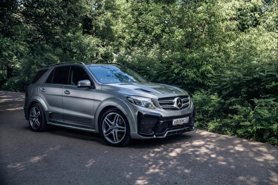 Top - Mercedes-Benz GLE SUV (W166) with Renegade Bodykit
