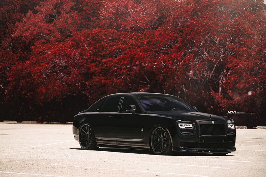 Black Rolls Royce Ghost ADV5.2 Felgen Tuning 10 Alles in schwarz   Rolls Royce Ghost auf ADV5.2 Felgen