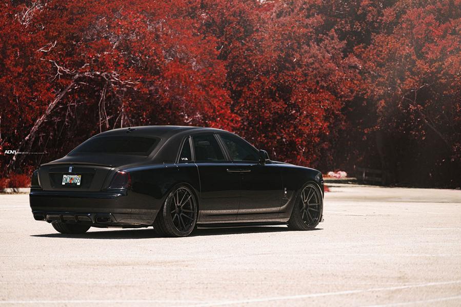 Black Rolls Royce Ghost ADV5.2 Felgen Tuning 4 Alles in schwarz   Rolls Royce Ghost auf ADV5.2 Felgen