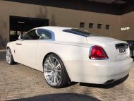 RACE! SUDAFRICA - Rolls Royce Wraith in bianco opaco