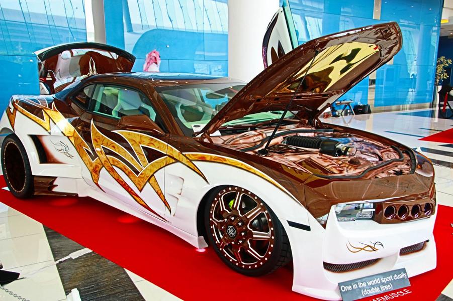 Sans mots - le châssis large Chevrolet Camaro d'ABU Dhabi