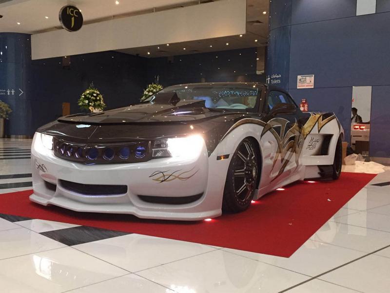 Sans mots - le châssis large Chevrolet Camaro d'ABU Dhabi