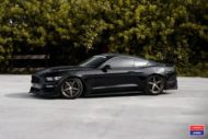 Böse &#8211; Bagged Ford Mustang GT auf Vossen VWS-3 Felgen