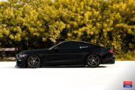 Evil - Ford Mustang GT in zakken op Vossen VWS-3 velgen