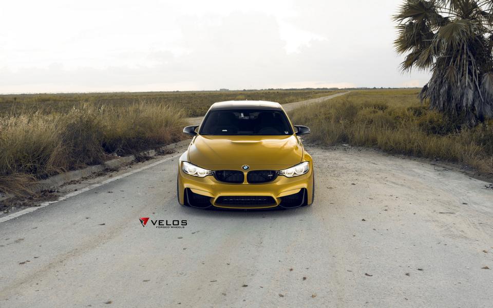 VELOS VLS-01 velgen op de Austin Yellow gelakte BMW M3