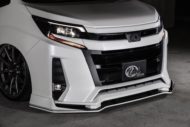 Nuevo: estiramiento facial Toyota Noah (R80) con kit de carrocería Kuhl Racing