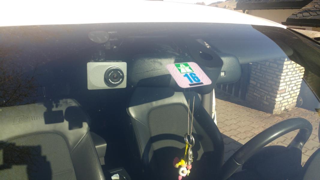 YI Smart Dash Camera YCS.1015.INT Testbericht Tuning 5 1 Ausprobiert   YI Smart Dash Camera YCS.1015.INT im Auto