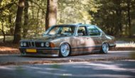 Mega cool – BMW 7 Serie (E23) op TRX Wheels & Airride-chassis