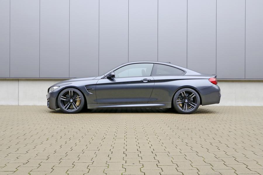 BMW M4 with height-adjustable H & R HVF suspension system - fine tuning for driving dynamics