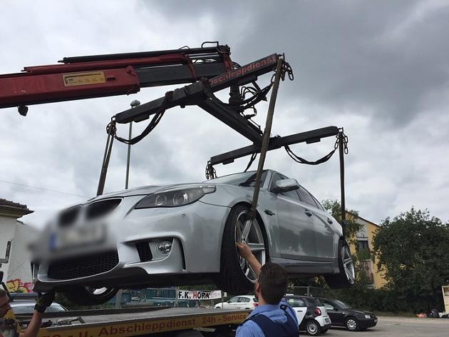 Illegales Tuning Stillegung 2018 Polizei 150 km/h im Ort: BMW & Mercedes fahren Straßenrennen
