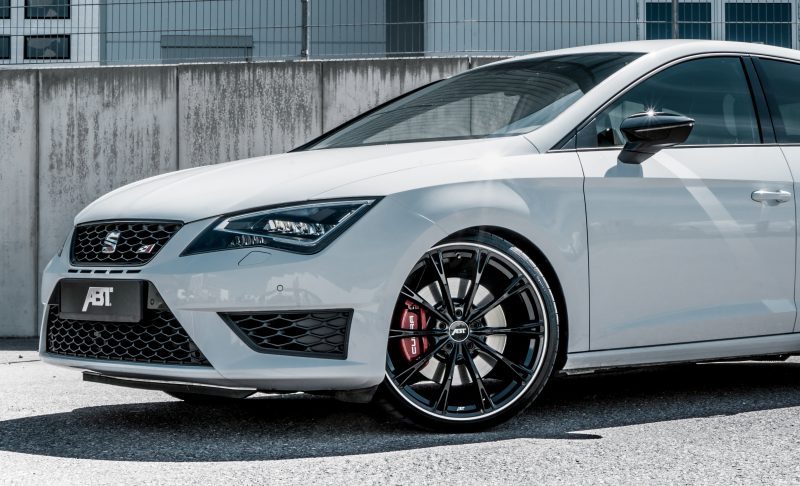 370 PS in the ABT Sportsline ST Cupra 300 Carbon Edition