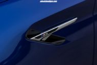 سرية: سيارة BMW M5 F90 باللون الأزرق في مارينا باي على إطارات HRE
