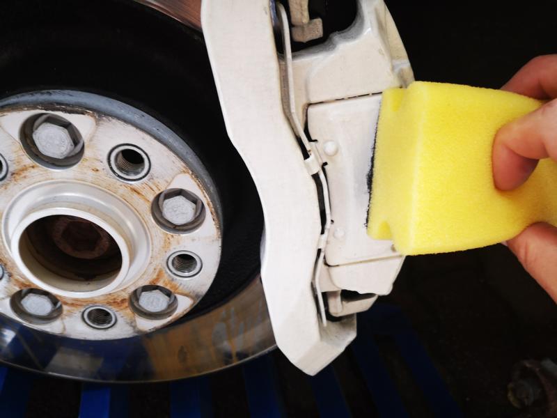 Detailarbeit - Customized brake calliper stickers