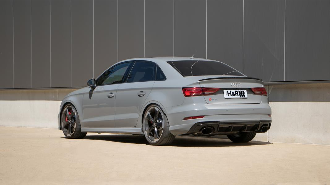 High Five - Audi RS3 con resortes helicoidales H & R