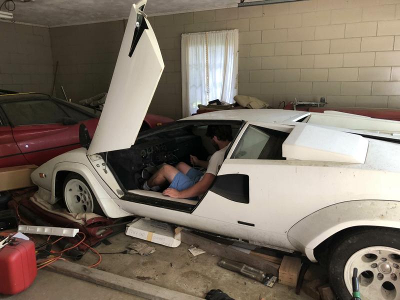 Lamborghini Countach Ferrari 308 Garagenfund 2 Countach! Opas Lambo nach zwei Jahrzehnten in Garage entdeckt