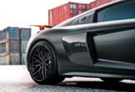 أسود غير لامع وألومنيوم SV10M للشارع في Audi R8 V10 Plus