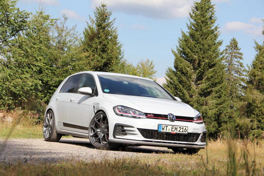 massefylde bedstemor reaktion 330 PS in the VW Golf GTI Performance from APR Germany